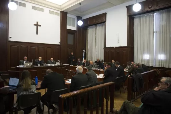 Alperovich no completó el cuestionario y un  abogado pidió que sea careado con Lebbos