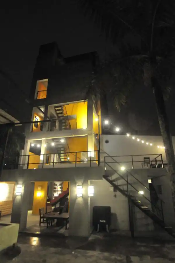 Su última noche: la crisis derribó a El Árbol de Galeano