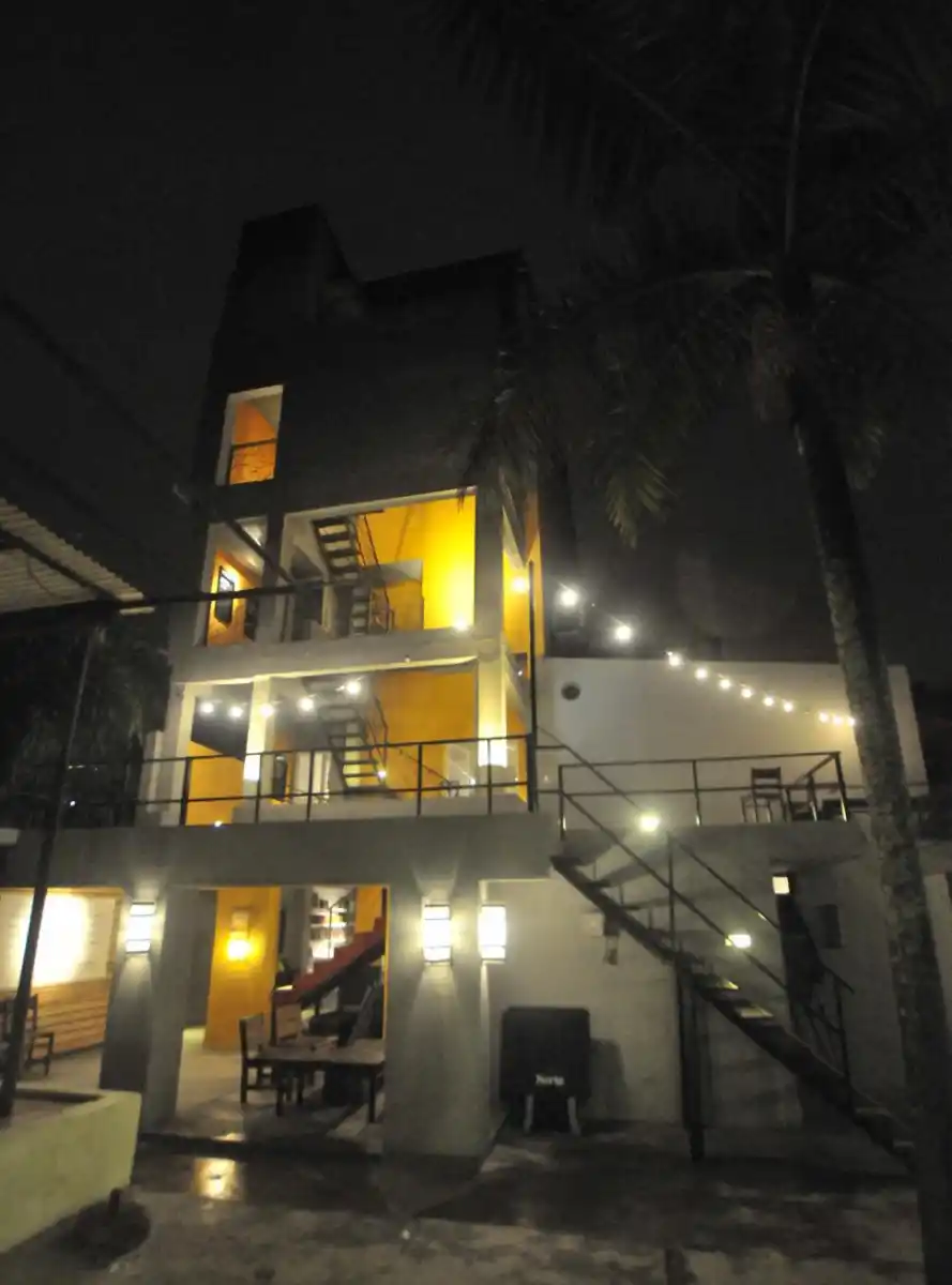 Su última noche: la crisis derribó a El Árbol de Galeano