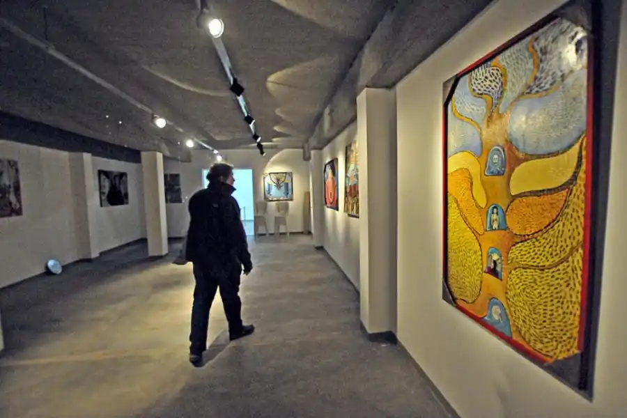 MÁS PROPUESTAS. En 2016 se abrió un espaciodestinado a exposicionesde artes plásticas.