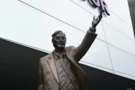 Escándalo por los cuadernos: en Ecuador convocan a tirar abajo una estatua de Néstor Kirchner