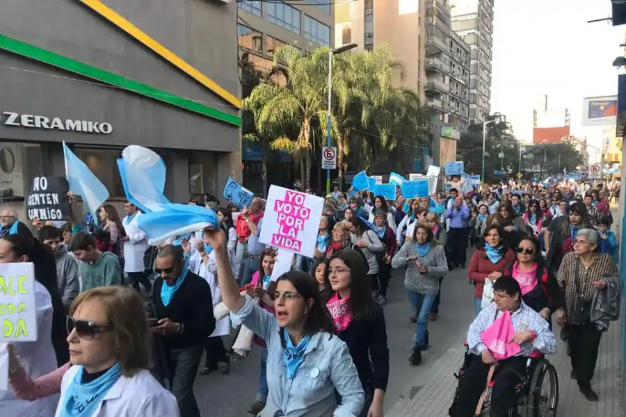 MARCHA EN CONTRA DEL ABORTO LEGAL