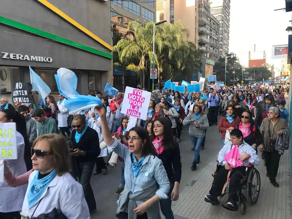 MARCHA EN CONTRA DEL ABORTO LEGAL