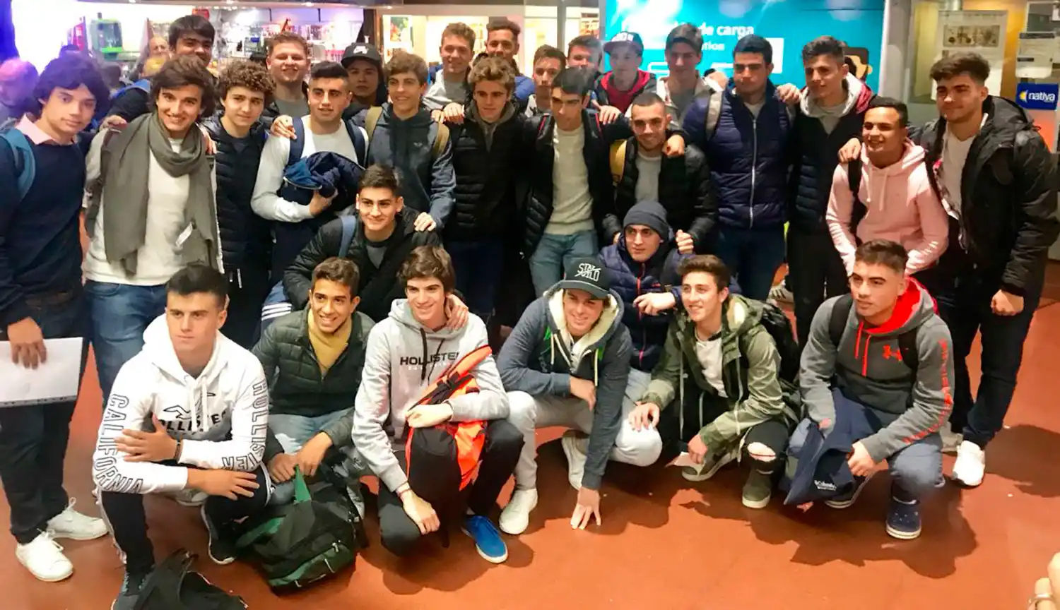 SAN PATRICIO. Los alumnos viajaron esta mañana a San Martín de los Andes.