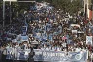 Una multitud marchó en Tucumán en contra de la legalización del aborto