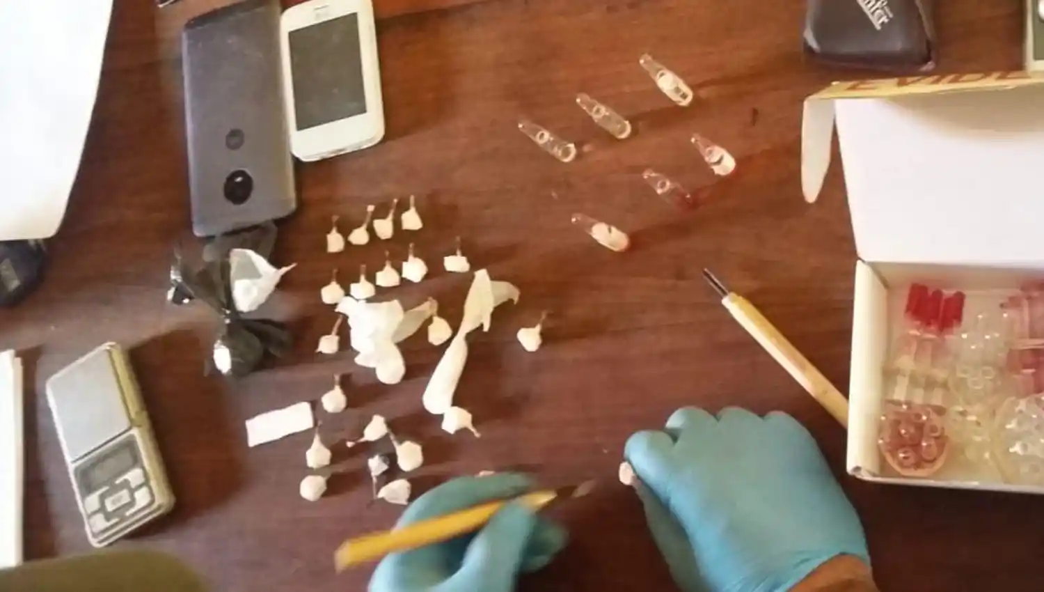 Desbarataron dos quioscos del Clan Farías en San Cayetano