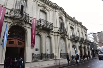 Abogados recibidos reclaman desde hace dos años que les entreguen el título