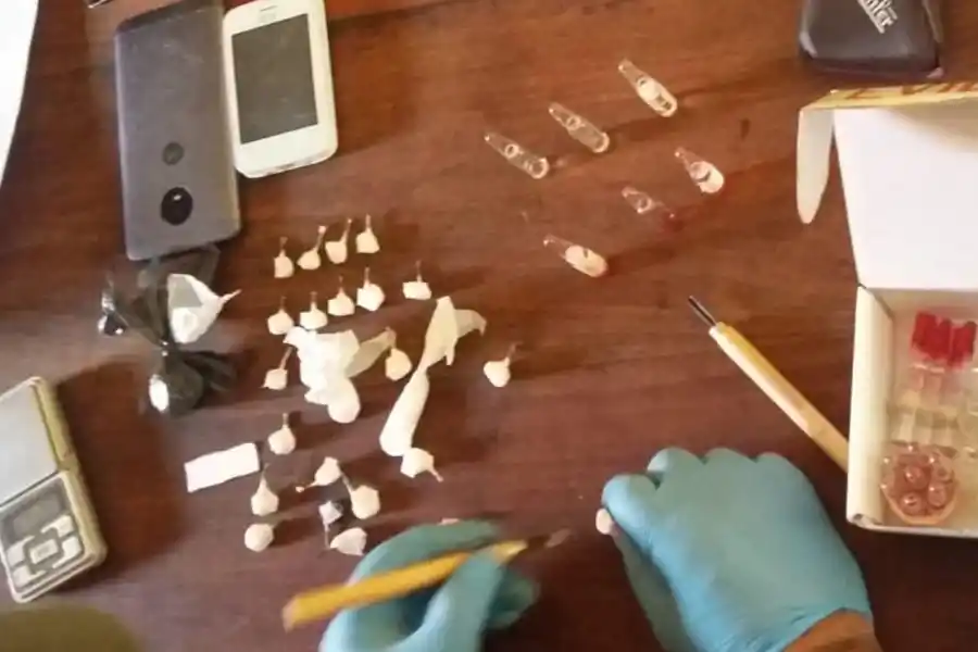 Desbarataron dos quioscos del Clan Farías en San Cayetano