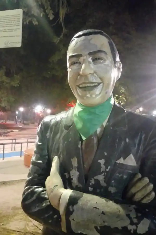 San Miguel de Tucumán amaneció salpicado por la ola verde