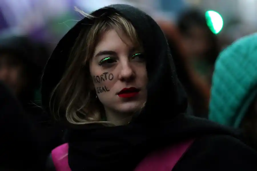 Luego de un histórico debate, el Senado rechazó el proyecto de aborto legal