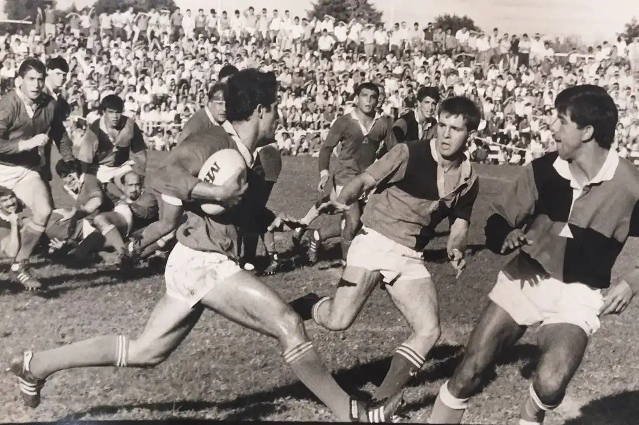 CON EL EQUIPO DE SUS AMORES. Eduardo, en uno de los partidos de Tucumán Rugby
