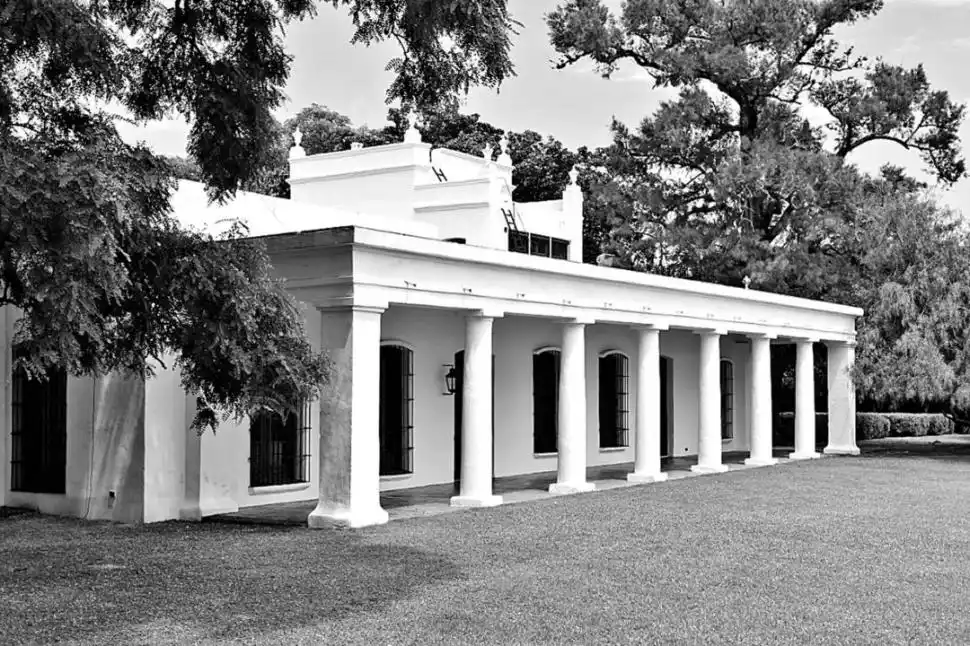 JOSÉ DE SAN MARTÍN. El Libertador retratado en un óleo de Daniel Hernández