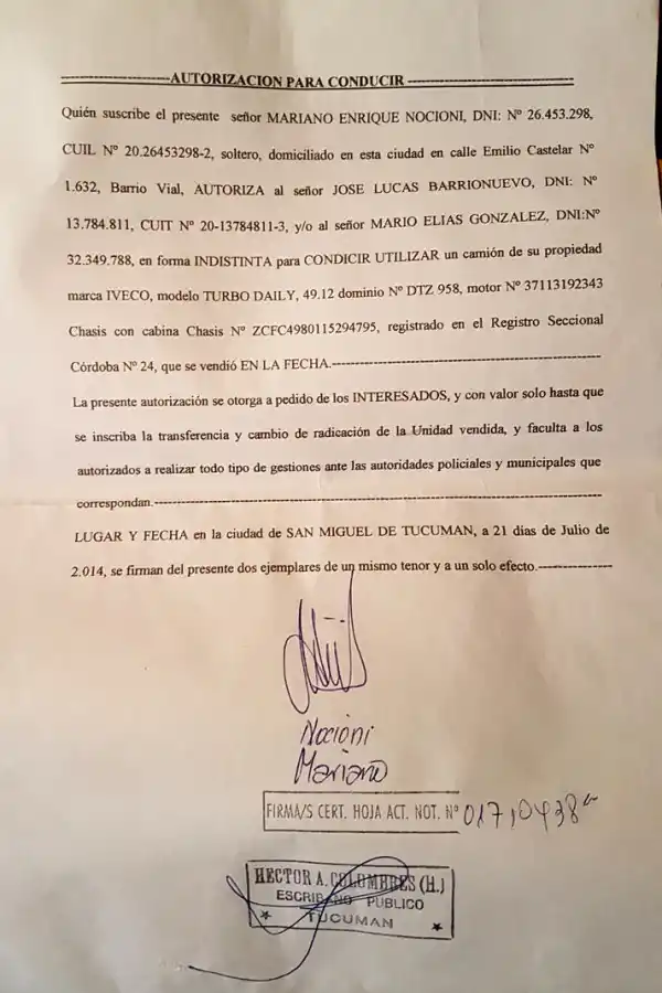 CAMIÓN I. Flores sostiene que usó el rodado patente DTZ 958 en tareas de Marán. En el acta se puede leer que el titular del vehículo autorizó a Barrionuevo, en 2014, para conducir y utilizar ese camión.