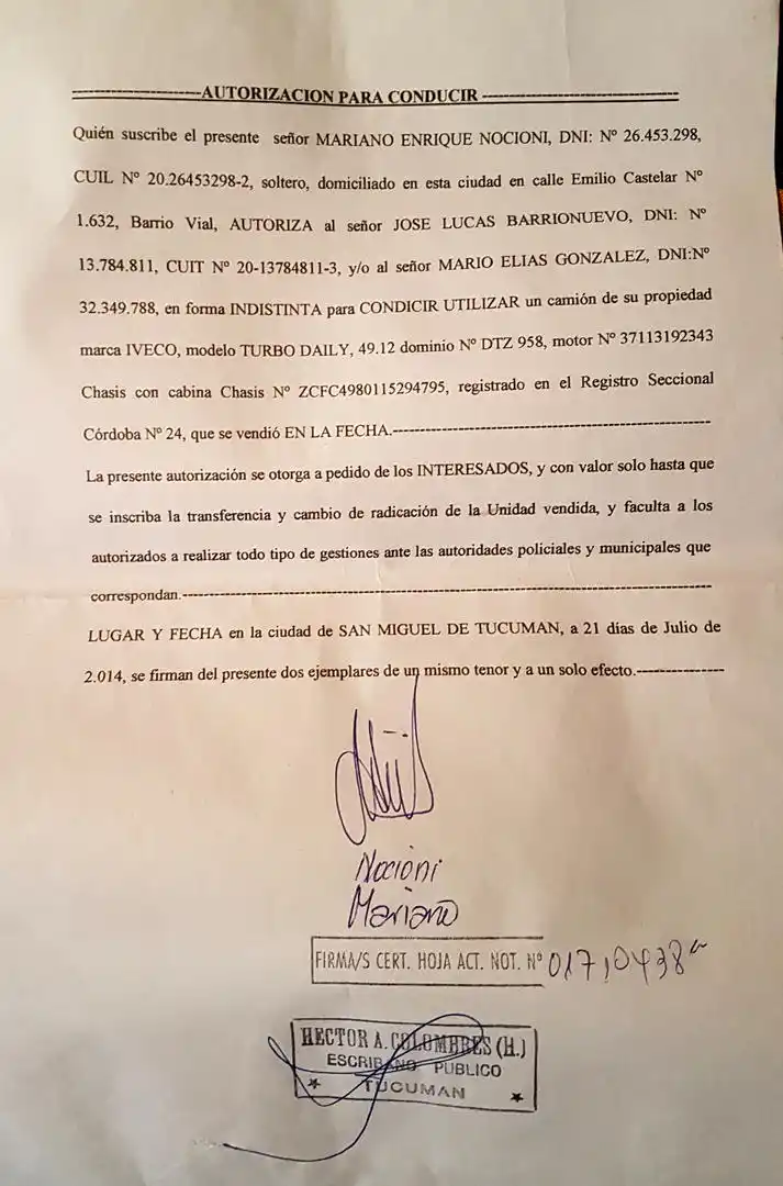 CAMIÓN I. Flores sostiene que usó el rodado patente DTZ 958 en tareas de Marán. En el acta se puede leer que el titular del vehículo autorizó a Barrionuevo, en 2014, para conducir y utilizar ese camión.