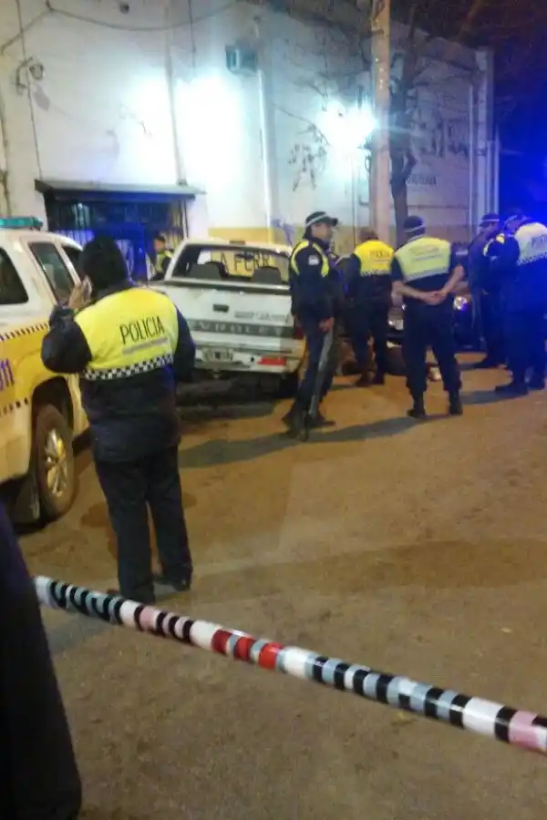 A los tiros le robaron la camioneta a El Gordo González y la Policía detuvo a los autores