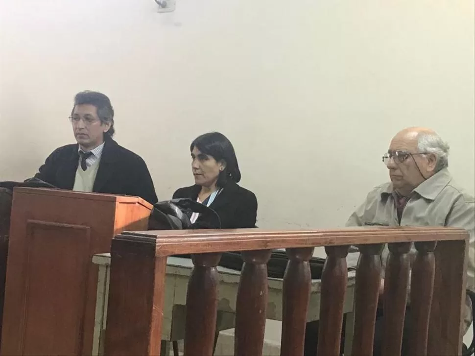  Pedro Núñez (derecha), ex juez de Paz de Los Gómez, falsificó un acta en favor de Ángel Ale, según la Cámara Penal.