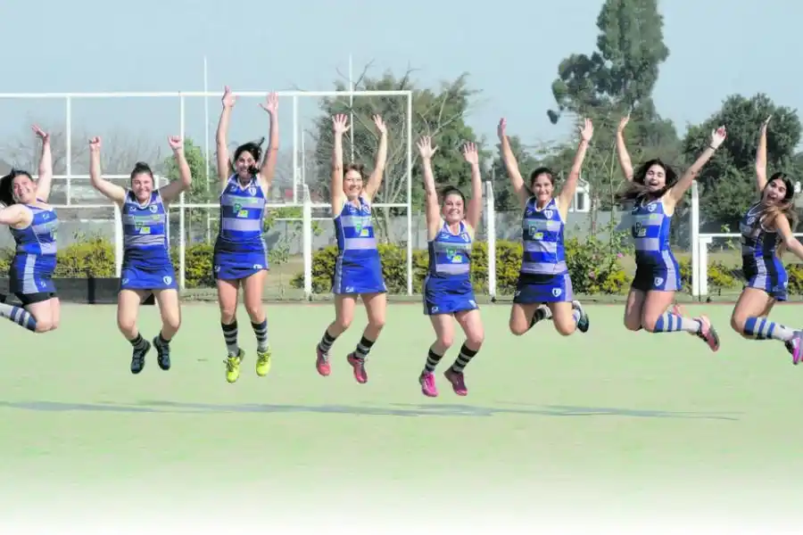 HAY EQUIPO. Las madres e hijas se divirtieron durante la producción de fotos para LG Deportiva. la gaceta / fotos de Antonio Ferroni
