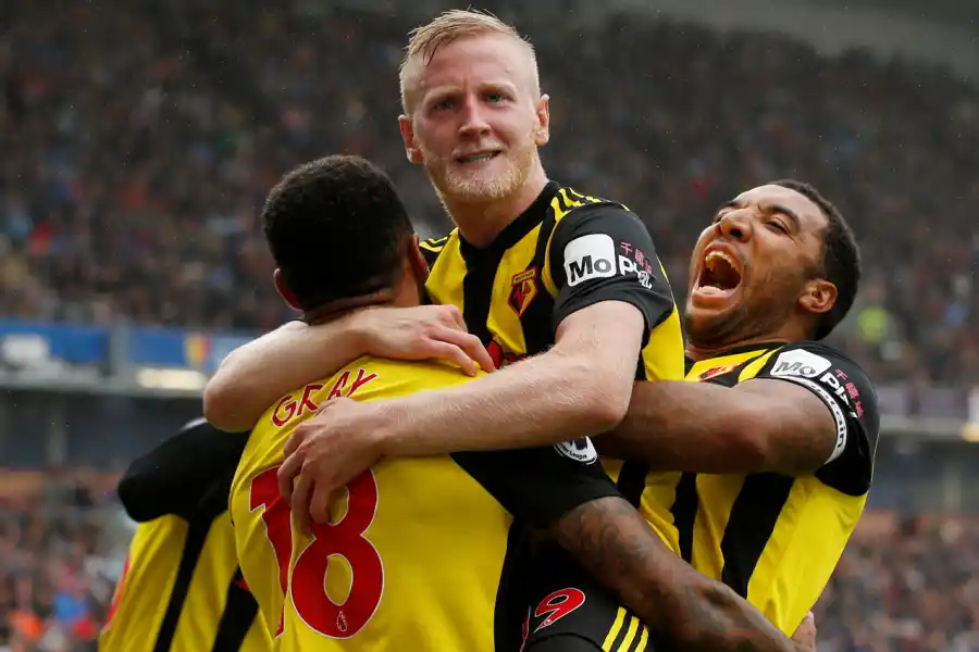 SORPRESA. Will Hughes celebra el tercer gol de Watford, una de las revelaciones en el inicio de la temporada. 