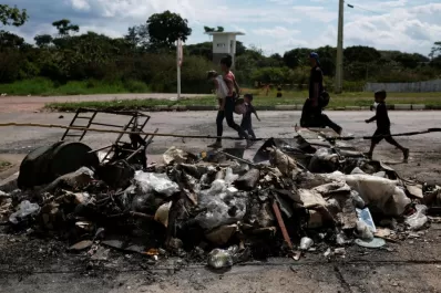 Unos 1.200 venezolanos dejan Brasil luego de recibir ataques
