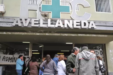 Acribillan a tiros a un policía de la Federal para robarle