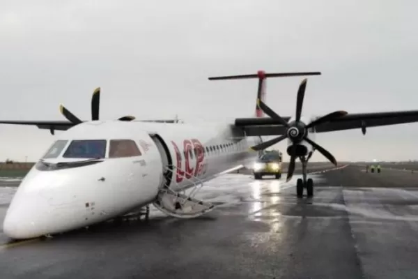 Video: un avión tuvo que hacer un descenso de emergencia en Lima