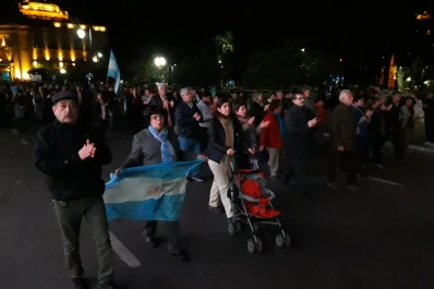 Cerca de mil personas pidieron el desafuero de Cristina Kirchner en la plaza Independencia