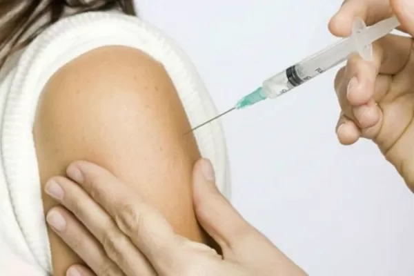 Por falta de recursos suspenden la vacuna contra la meningitis a niños de 11 años