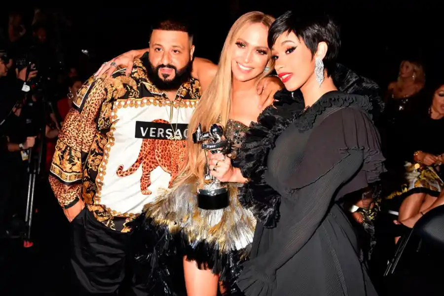 PREMIADOS. DJ Kalhed, JLo y Cardi B.