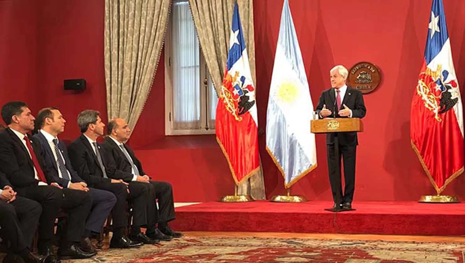 Manzur participó de una cumbre de Gobernadores e Intendentes en Chile