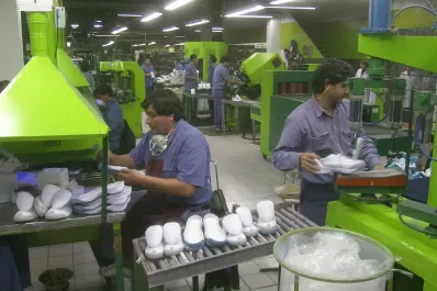 La situación en Alpargatas: el problema no son las importaciones, es la pérdida del consumo