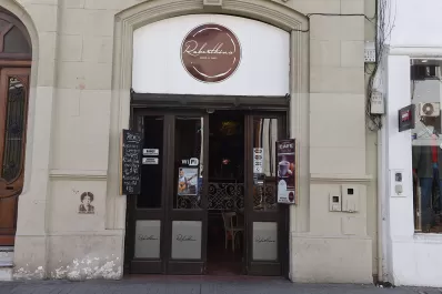 En los bares sufren por los “escruches” y los arrebatos