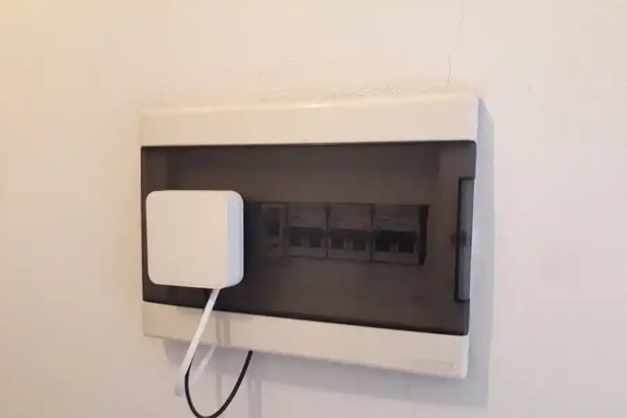 Tucumanos crearon un medidor de consumo eléctrico en tiempo real: cómo funciona