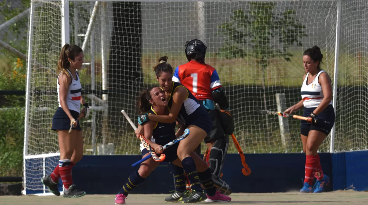 OBJETIVO. Vamos a ir partido al partido, señaló Florencia Klimbovsky (izquierda).