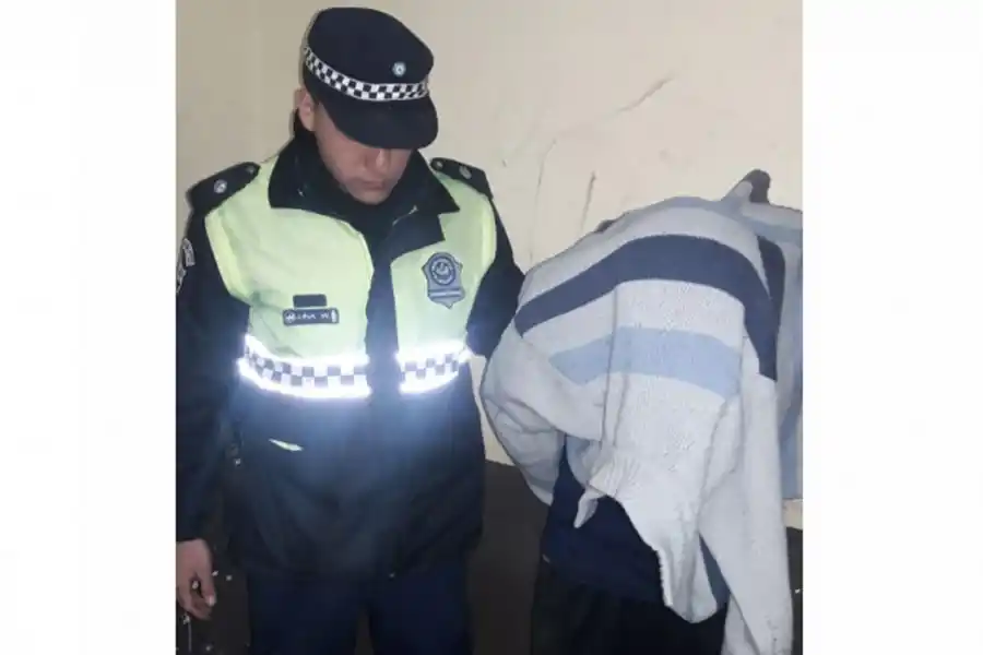 Un joven manoseó a una mujer y le robó a otra en menos de dos horas