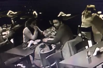 Video: en 30 segundos roban una cartera en una cervecería