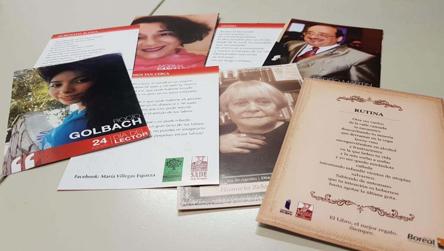 En el Día del Lector, escritores tucumanos repartieron poesías en el microcentro