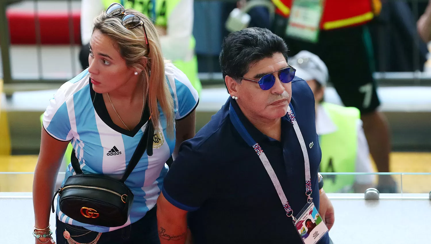 Maradona con su actual novia en el Mundial de Rusia 2018.