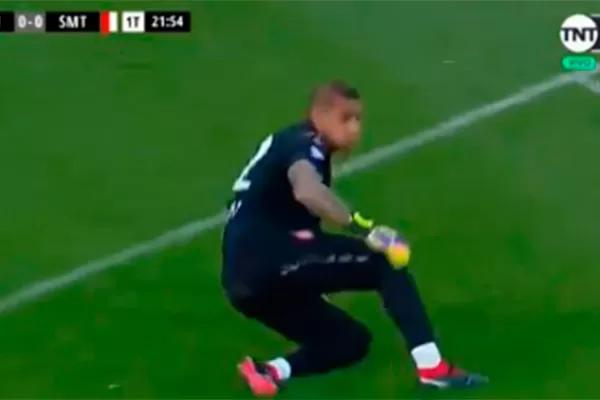 Mirá la atajada de Arce, que le negó el gol a Zampedri ante San Martín