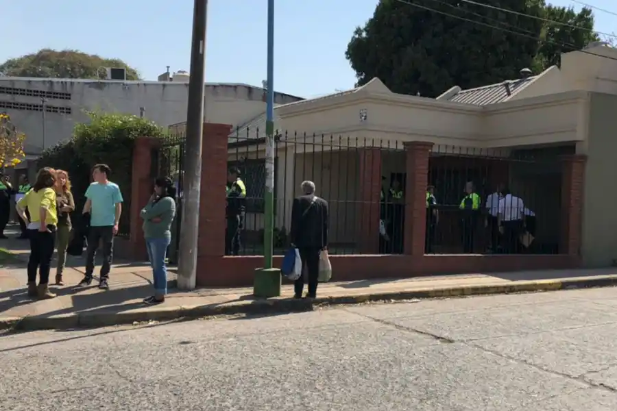 San Martín y Bulnes: una bala perdida hirió a una mujer que estaba en su casa