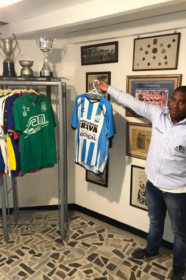 LOS VIP. Años atrás, “Pepe” Basualdo y René Higuita visitaron el museo.
