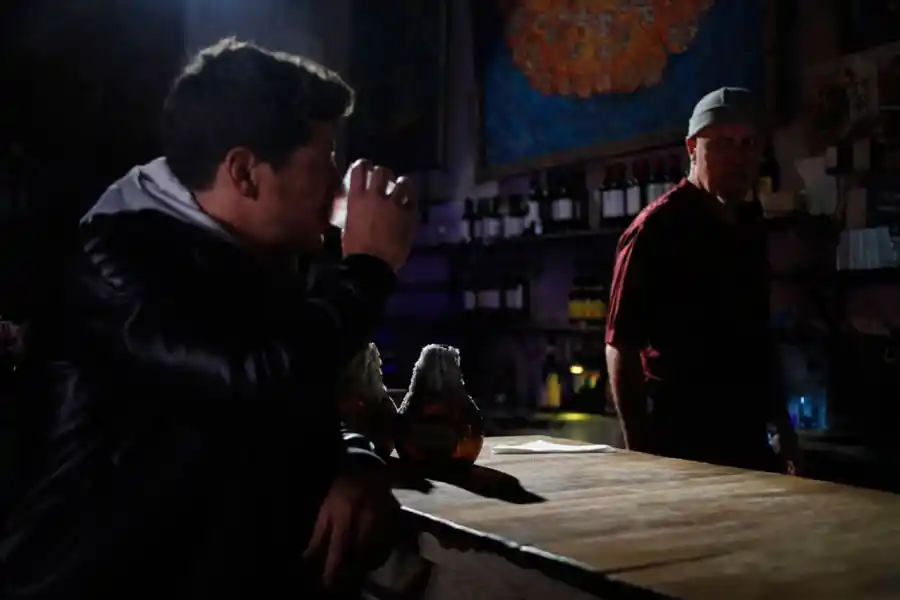 ESCENA COMPARTIDA. Sebastián Finkelstein y Gustavo Cordera en una escena del video.