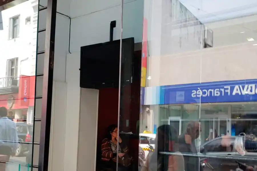 El Banco Central logró recortar la suba desenfrenada del dólar, que cerró a $ 39,77