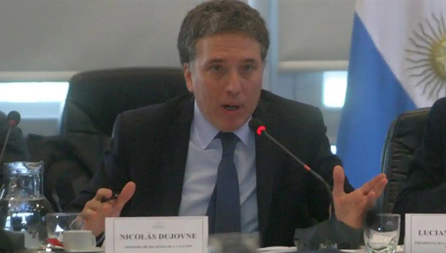 El ministro de Hacienda, Nicolás Dujovne, seguirá en el cargo.
