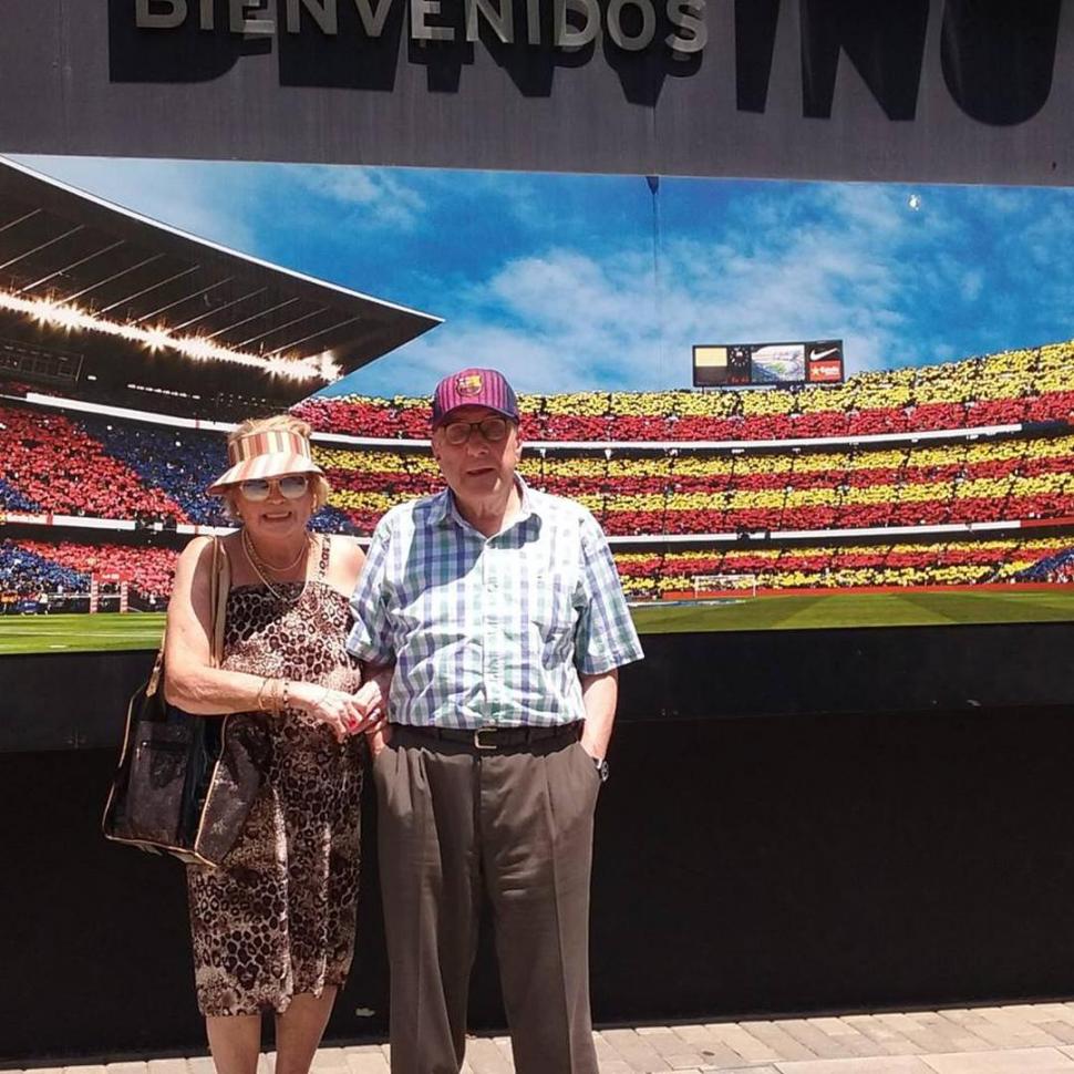 TERESITA FERRI Y JUAN LUIS ACOTTO. La pareja, durante un viaje a la ciudad de Barcelona, en España.