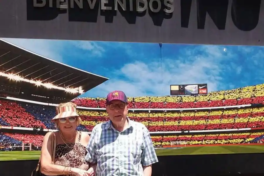 TERESITA FERRI Y JUAN LUIS ACOTTO. La pareja, durante un viaje a la ciudad de Barcelona, en España.