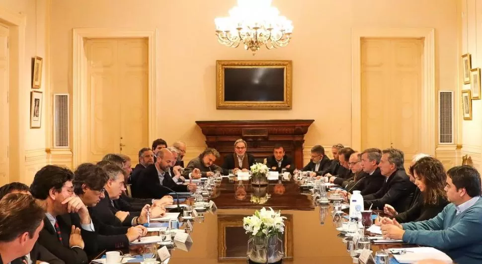 LA VIEJA ESTRUCTURA. Antes del fin de semana, las reuniones de gabinete que encabezaba el presidente Mauricio Macri se caracterizaban por la amplia concurrencia: iban los 21 ministros del Poder Ejecutivo nacional.  