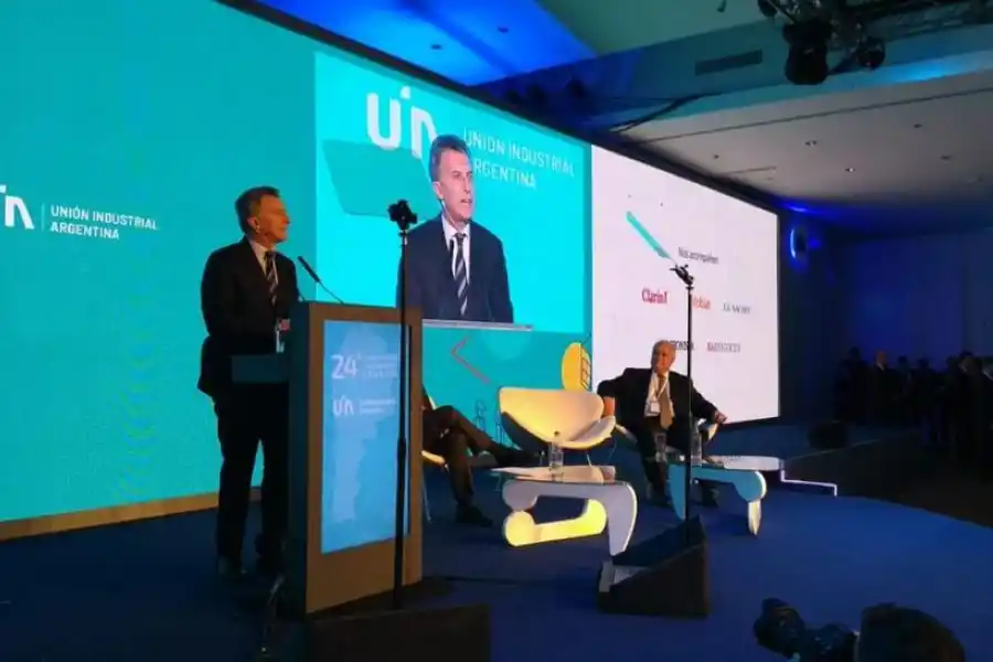 EN PARQUE NORTE. Macri pidió a industriales poner el hombro por el país. prensa uia
