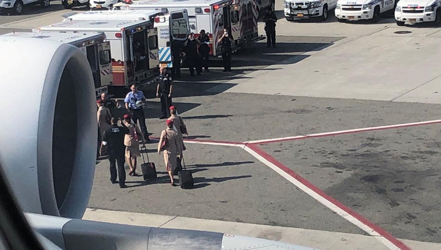 Alarma en Estados Unidos: pusieron en cuarentena a un avión en el aeropuerto de Nueva York