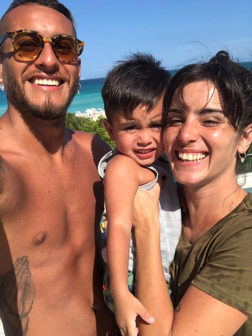 SUS AMORES. “Maxi” Pereyra vive en Londres junto a su esposa Carolina y a su hijo Maximiliano Junior.
