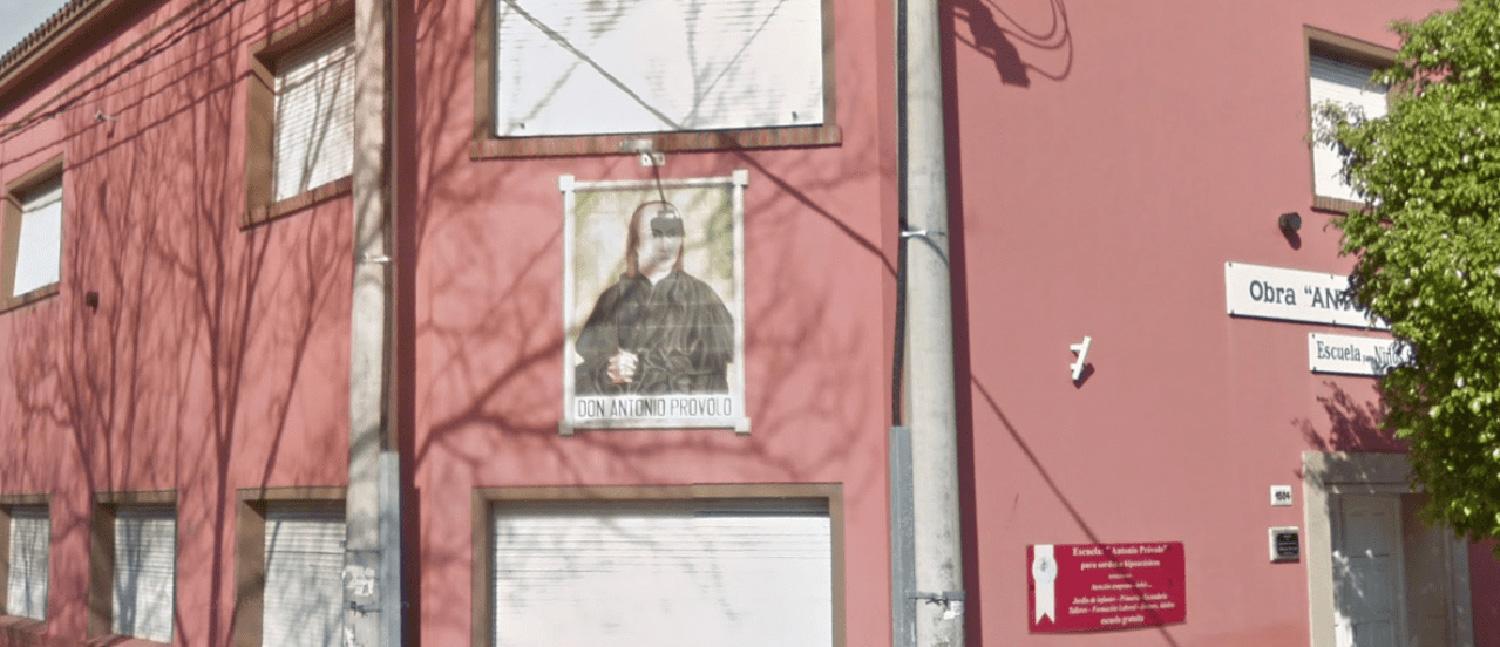 FRENTE. Instituto Próvolo de La Plata, para niños sordomudos.